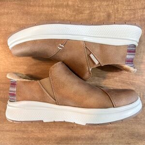 Skechers BOBS Hands Free Slip-Ins Stay Snug Chestnut Womens 6.5 NEW